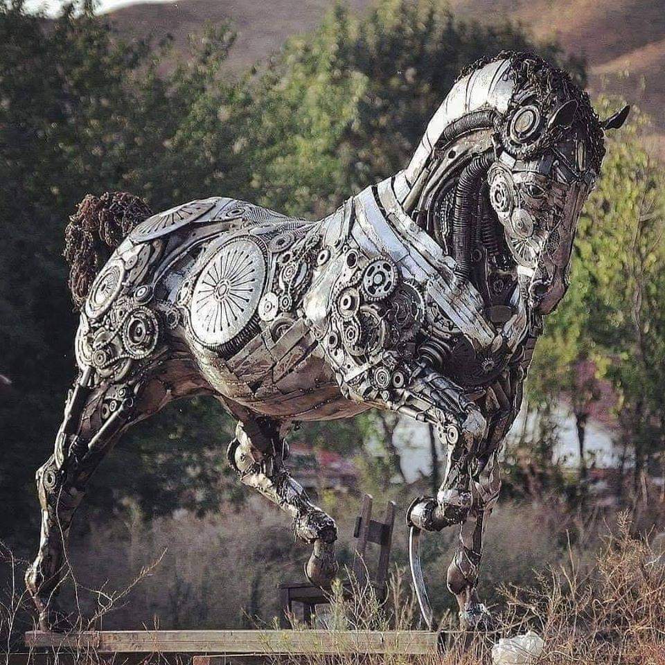 Turkish sculptor, Cem Ozkan - Steampunk Horse